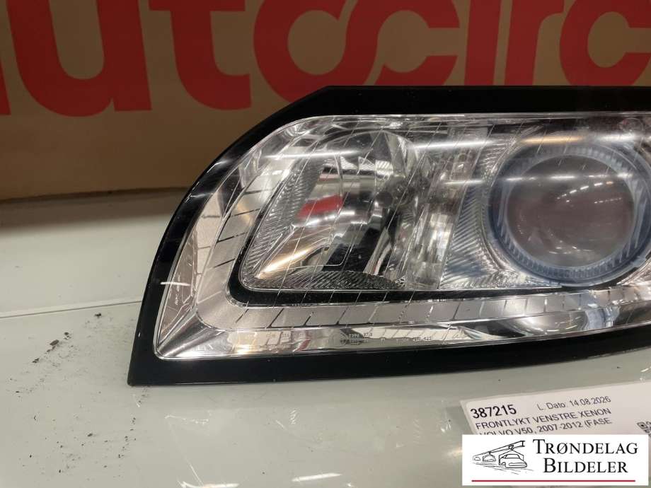 Frontlykt venstre xenon til Volvo V50 2007-2012 (Fase 2)  (32206139|)