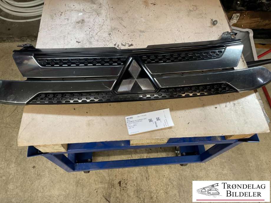 Grill til Mitsubishi Outlander 2015-->> (Type III, Fase 2) (7450B299|)