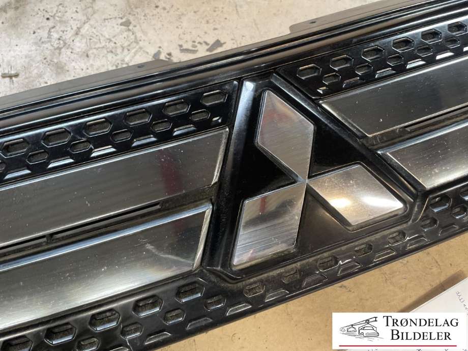 Grill til Mitsubishi Outlander 2015-->> (Type III, Fase 2) (7450B299|)
