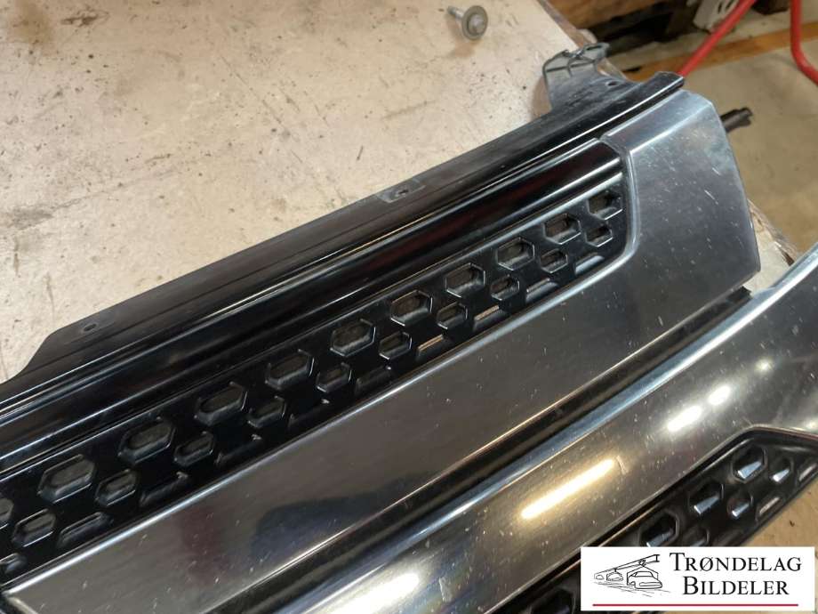Grill til Mitsubishi Outlander 2015-->> (Type III, Fase 2) (7450B299|)