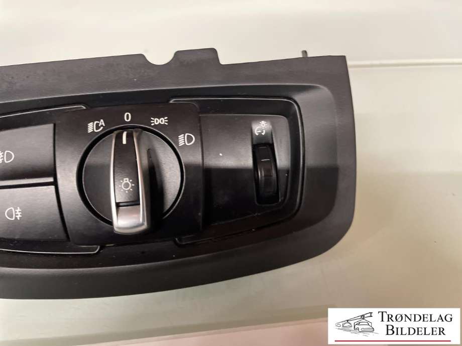 Bryter lys til BMW X6 2014-2019 (F16) (F16) (61 31 5 A25 4A1|931172704|34730501-03|9311727 02|)