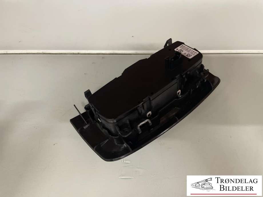 Bryter lys til BMW X6 2014-2019 (F16) (F16) (61 31 5 A25 4A1|931172704|34730501-03|9311727 02|)