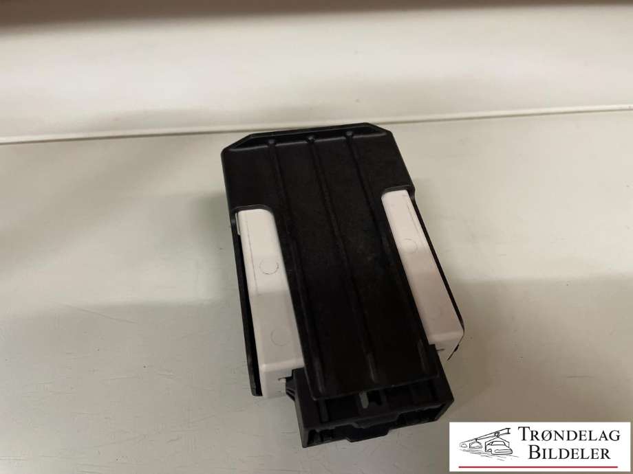 Styreenhet diverse til BMW X6 2014-2019 (F16) (F16) (3230-6865245|32436872117|)