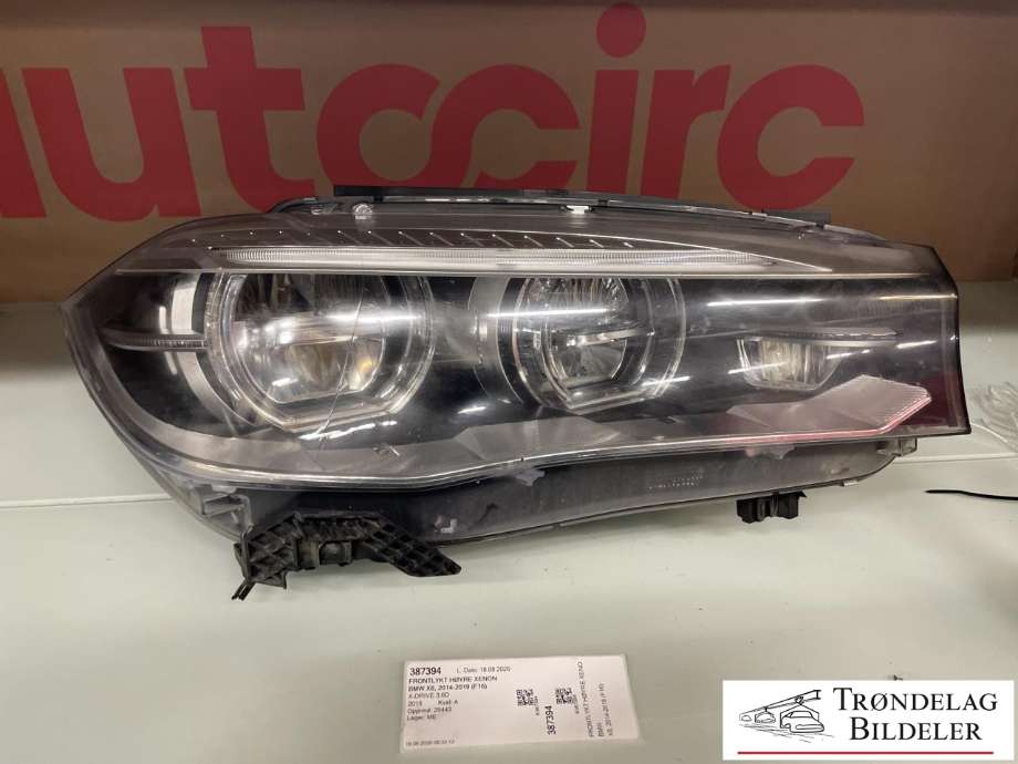 Frontlykt høyre xenon til BMW X6 2014-2019 (F16) (F16) (63117317102|)