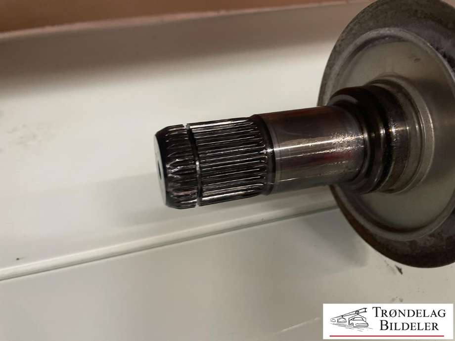 Drivaksel høyre bak, diesel/automat til BMW X6 2014-2019 (F16) (F16) (33 20 8 609 839|D=34MM|)