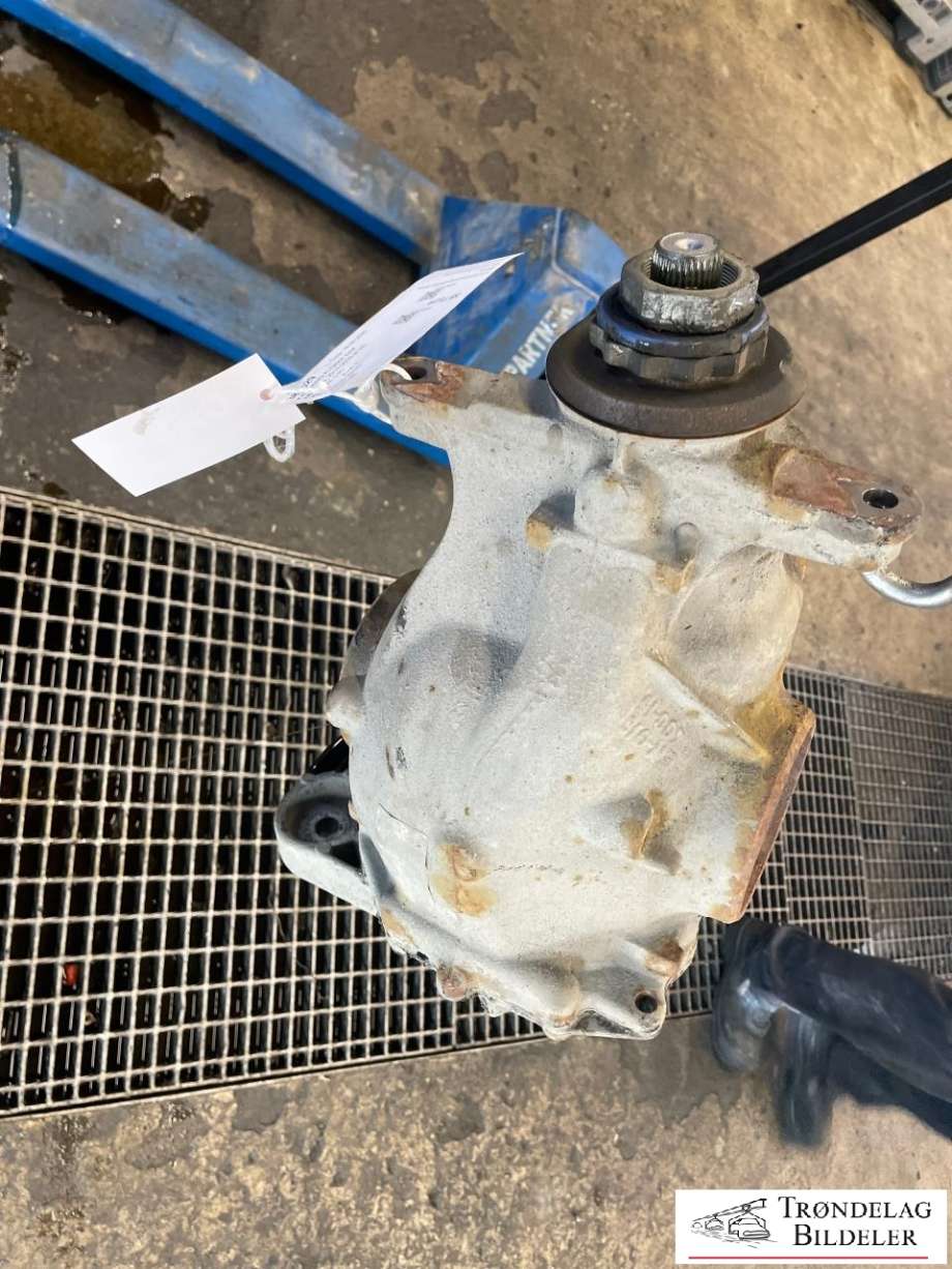 Kardang klokke bak til BMW X6 2014-2019 (F16) (F16) (33 10 7 636 996|I=3.15|)