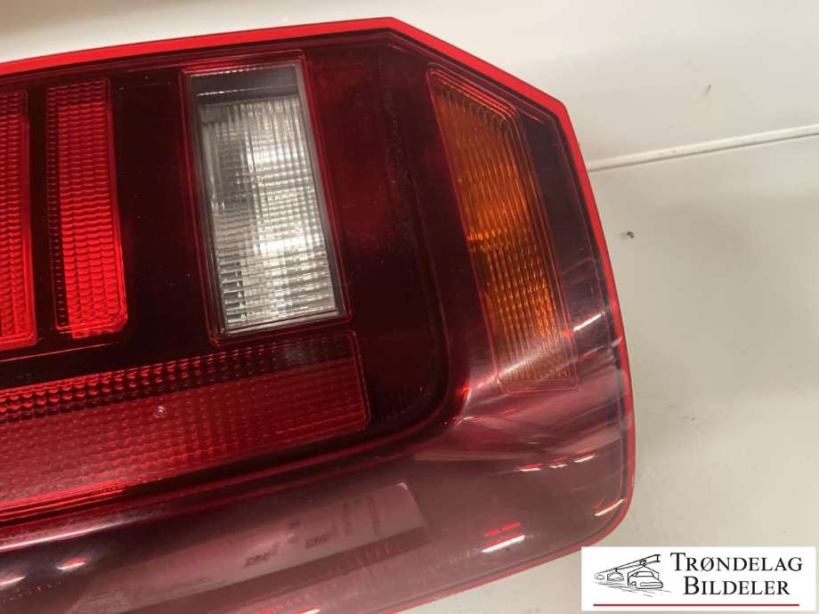 Baklykt høyre til VW Caddy 2015-2020 (Type III, Fase 3) (2K1 945 096 AA|)