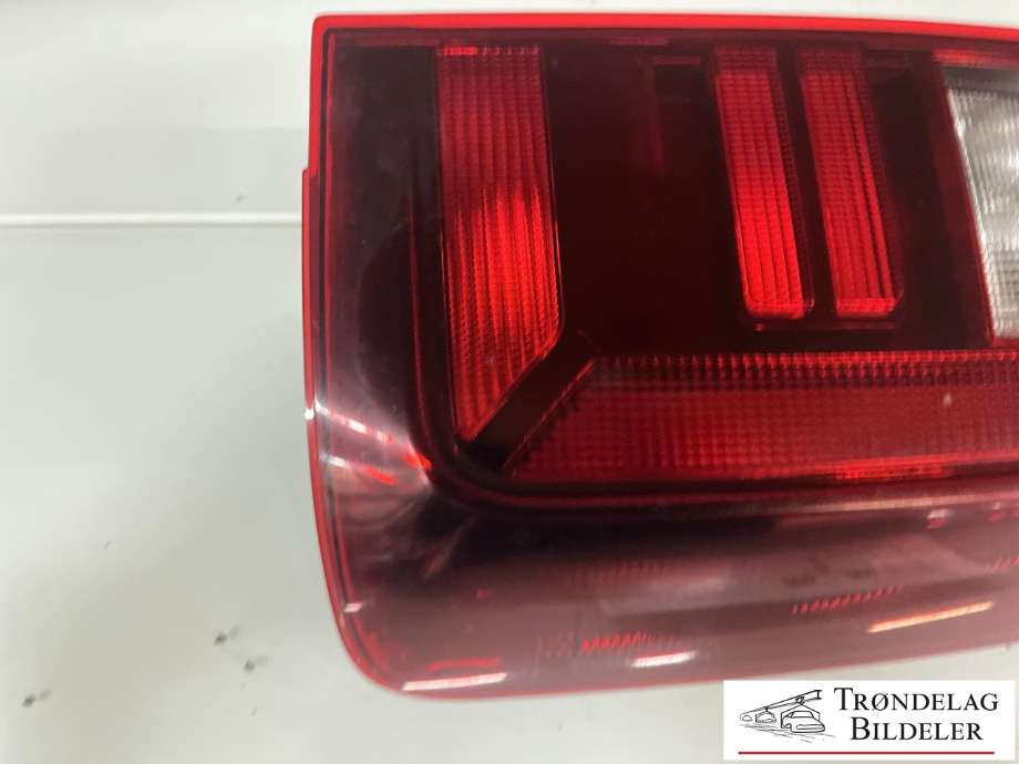 Baklykt høyre til VW Caddy 2015-2020 (Type III, Fase 3) (2K1 945 096 AA|)