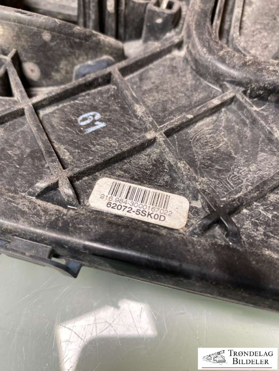 Grill til Nissan Leaf 2018-->> (Type II) (62072-5SK0D|620725SK0D|)