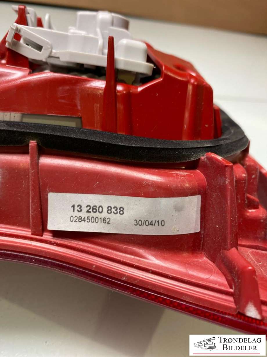 Baklykt venstre indre til Opel Meriva B 2010-2017 (13307491|13435485|12 22 477|13 260 838|)