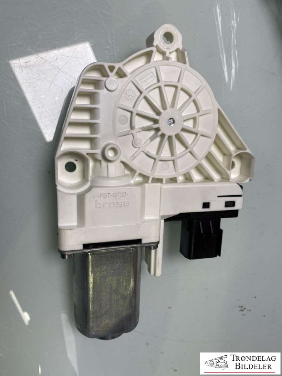 Ruteheis, kun motor, høyre foran til Tesla Model Y 2024-->> (Type II) (1634425-00-A|)