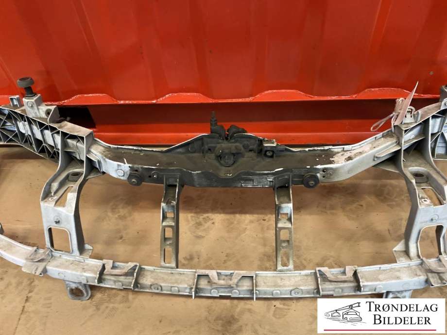 Frontplate til Ford Kuga 2008-2012 (Type I) (1671607|8V41-8B041-AK|)