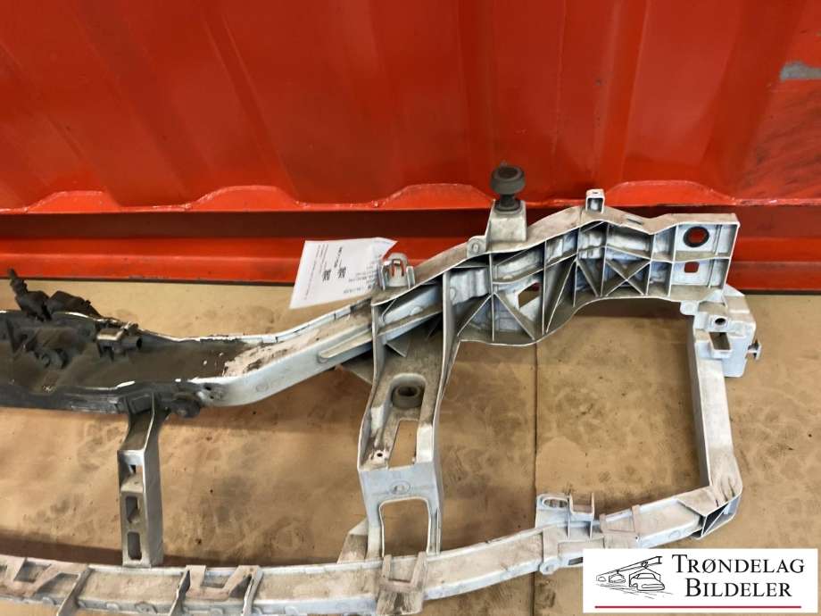 Frontplate til Ford Kuga 2008-2012 (Type I) (1671607|8V41-8B041-AK|)