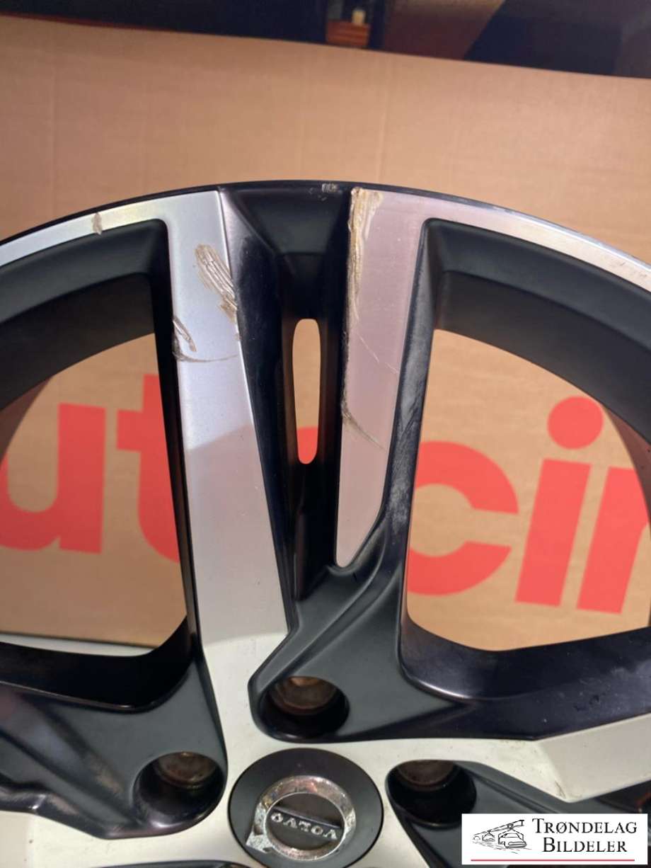 Felg aluminium til Volvo XC40 2018-2024 (OEM|31445812|7.5X18|ET50.5|R126|)