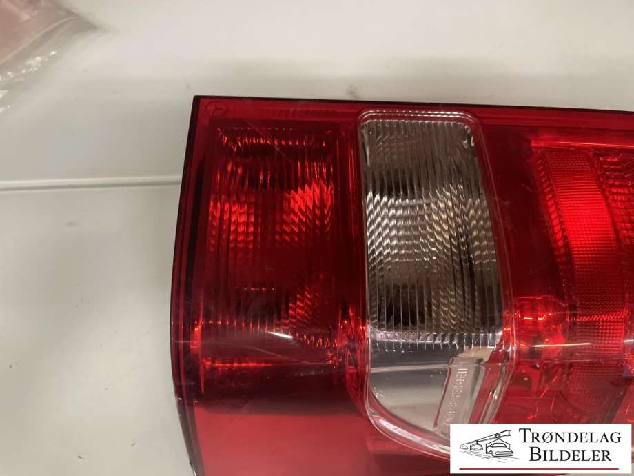 Baklykt høyre til Mercedes Vito 2014-->> (W447) (W447) (A 447 820 12 64|FOR DELTE BAKDØRER|)
