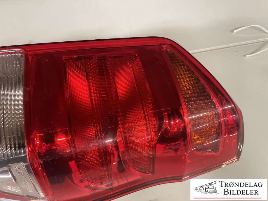 Baklykt høyre til Mercedes Vito 2014-->> (W447) (W447) (A 447 820 12 64|FOR DELTE BAKDØRER|)