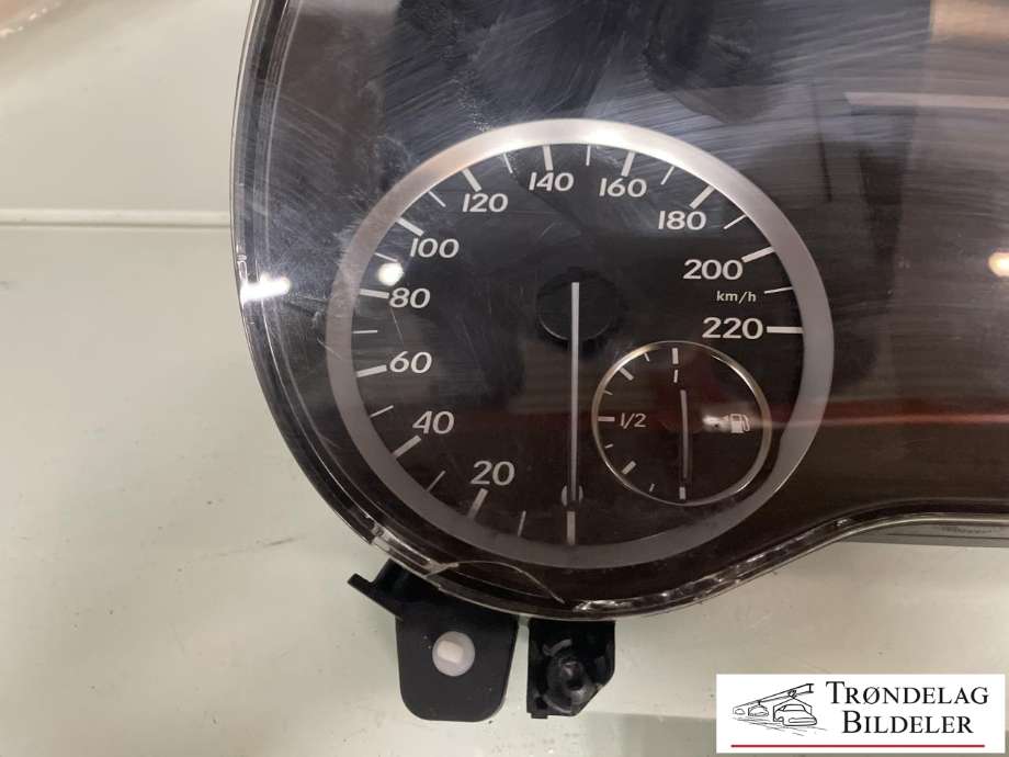 Instrumentpanel til Mercedes Vito 2014-->> (W447) (W447) (A 447 900 92 07|A 447 900 68 08|A 447 900 19 11|A 447 900 48 23|)