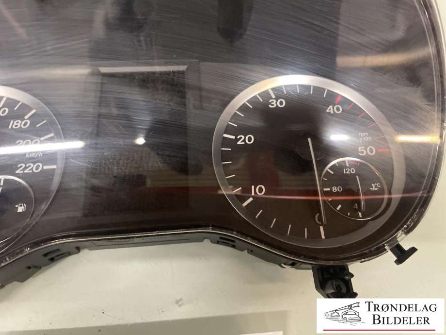 Instrumentpanel til Mercedes Vito 2014-->> (W447) (W447) (A 447 900 92 07|A 447 900 68 08|A 447 900 19 11|A 447 900 48 23|)