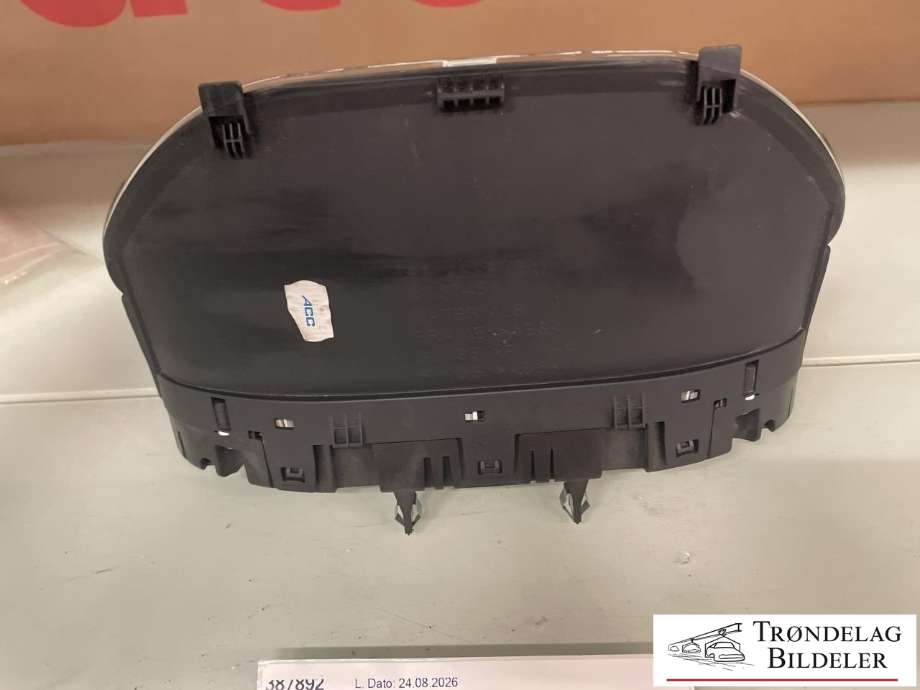 Instrumentpanel til Mercedes Vito 2014-->> (W447) (W447) (A 447 900 92 07|A 447 900 68 08|A 447 900 19 11|A 447 900 48 23|)