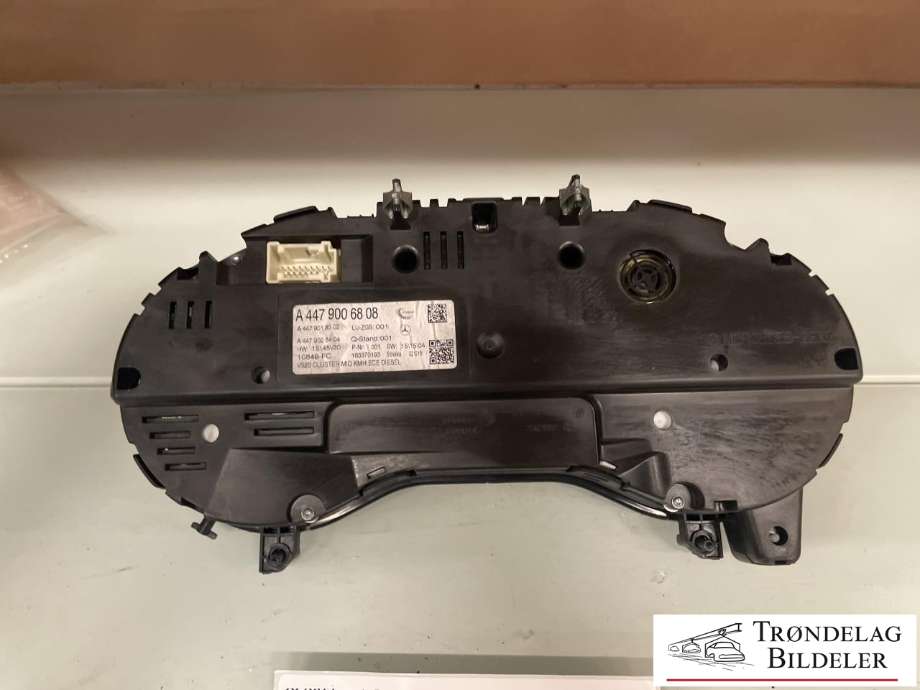 Instrumentpanel til Mercedes Vito 2014-->> (W447) (W447) (A 447 900 92 07|A 447 900 68 08|A 447 900 19 11|A 447 900 48 23|)