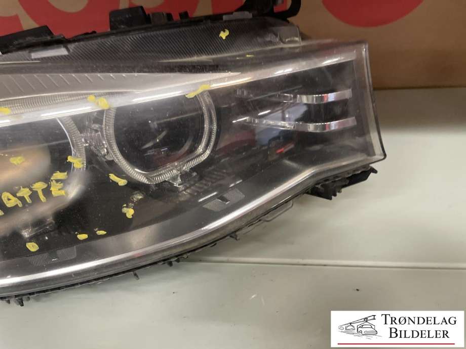 Frontlykt høyre xenon til BMW 3-Serie 2012-2018 (F30/F31/F34) (F30/F31/F34) (63 11 7 355 556|)
