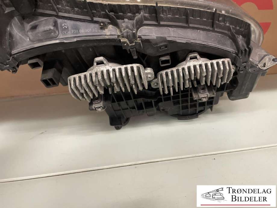 Frontlykt venstre xenon til BMW 3-Serie 2012-2018 (F30/F31/F34) (F30/F31/F34) (63 11 7 355 555|)