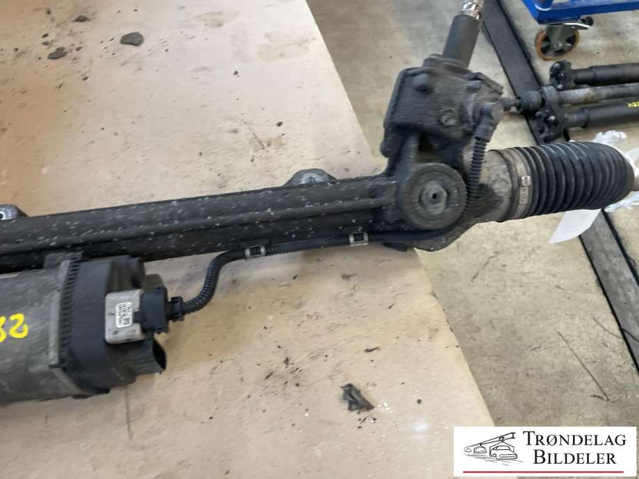 Tannstang elektrisk til BMW 3-Serie 2012-2018 (F30/F31/F34) (F30/F31/F34) (32 10 6 883 264|)