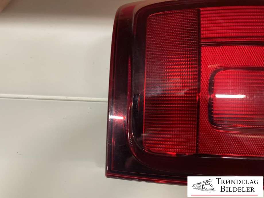Baklykt høyre til VW Amarok 2016-2022 (Type I, Fase 2)  (2H1 945 096 F|2H1 945 096 P|)