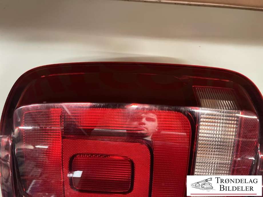 Baklykt høyre til VW Amarok 2016-2022 (Type I, Fase 2)  (2H1 945 096 F|2H1 945 096 P|)