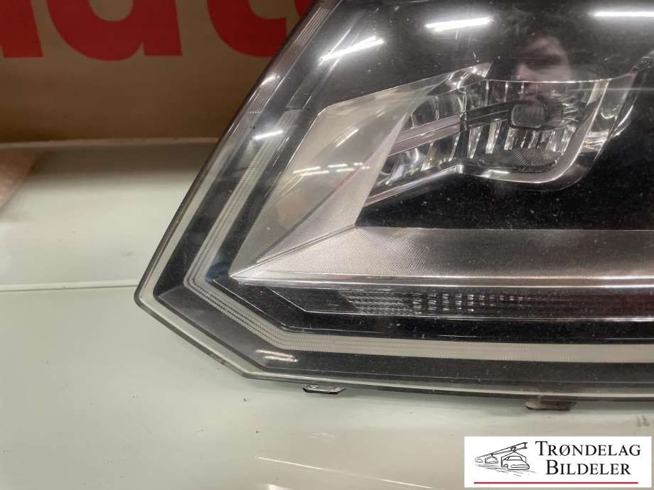 Frontlykt venstre halogen til VW Amarok 2016-2022 (Type I, Fase 2)  (2H1 941 017|2H1 941 017 A|)