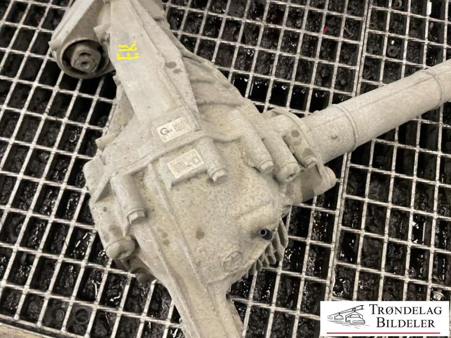 Kardang klokke foran til VW Amarok 2016-2022 (Type I, Fase 2)  (0C1 409 506 B|)