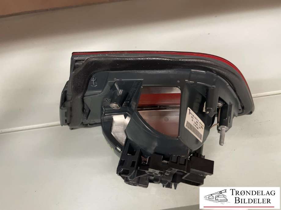 Baklykt høyre indre til BMW 3-Serie 2012-2018 (F30/F31/F34) (F30/F31/F34) (63 21 7 286 034|)