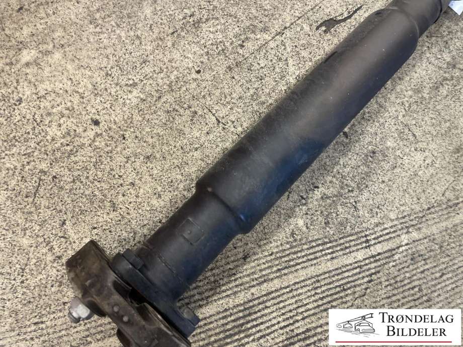 Mellomaksel til BMW X6 2014-2019 (F16) (F16) (26 10 7 589 128|)