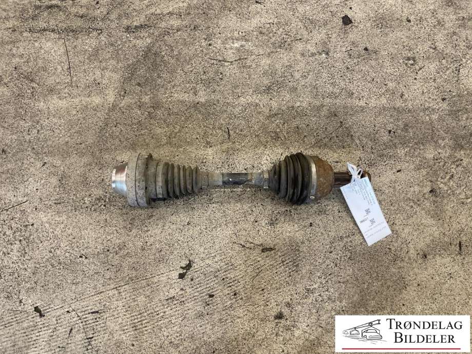 Drivaksel venstre foran, diesel/automat til VW Amarok, 2016-2022 (Type I, Fase 2)  (2H0 407 271 D)
