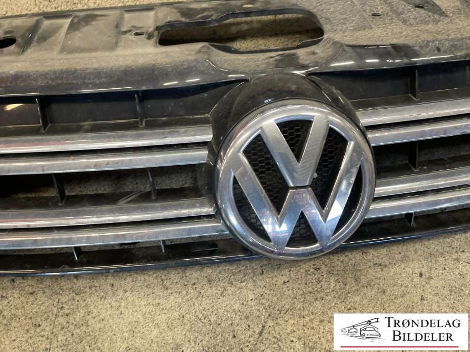Grill til VW Amarok 2016-2022 (Type I, Fase 2) (2H7 853 651|)