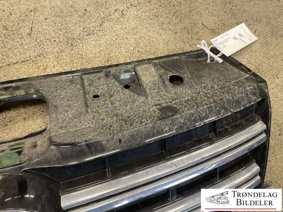 Grill til VW Amarok 2016-2022 (Type I, Fase 2) (2H7 853 651|)