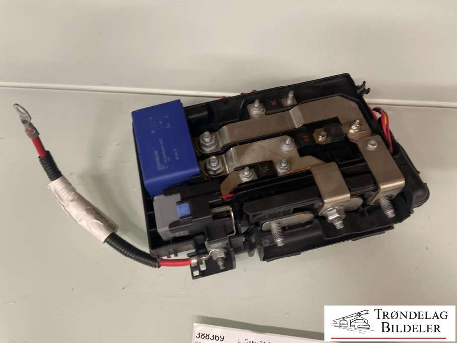 Sikringsboks motorrom til Volvo XC70 2008-2013 (Type II, Fase 1)  (31337182 LHD|30659092|31337185)