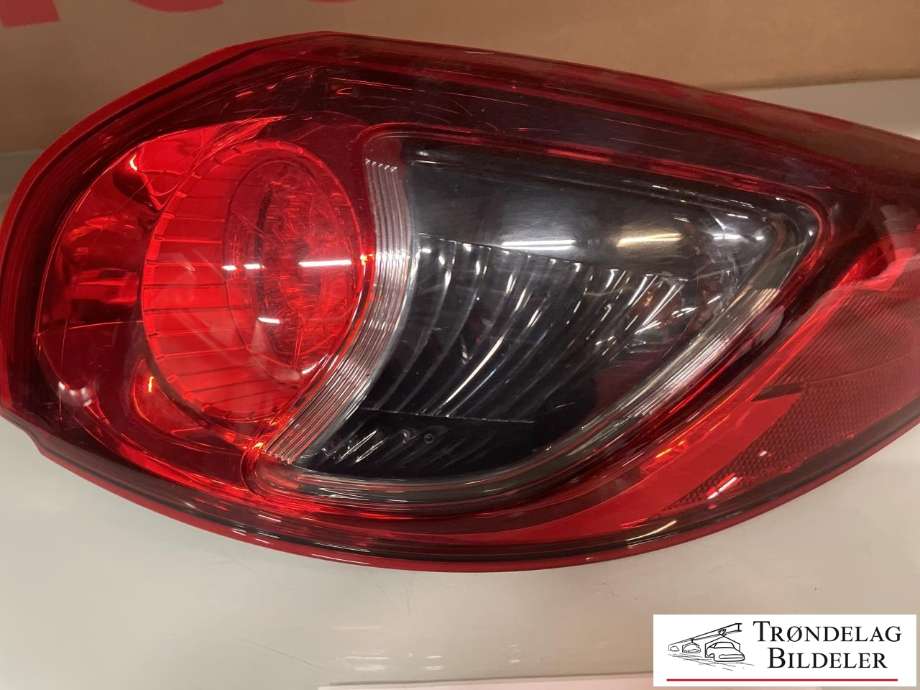 Baklykt høyre ytre til Mazda CX-5 2012-2017 (Type I)  (KD5451160D|KD5451160C|)