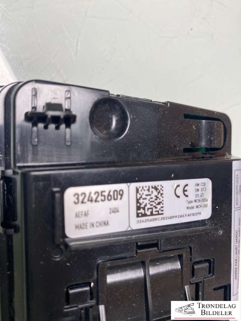 Dashbord trådløs mobillader til Polestar 3 2024-->>  (32425609|)