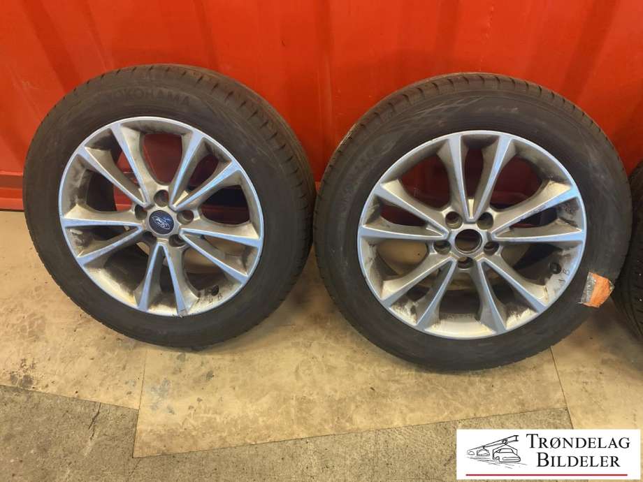 Hjulsett aluminium sommer til Ford Kuga 2008-2012 (Type I) (YOKOHAMA BLUE ARTH GT|225/55-R17 101W/ET52.5|MØNSTERDYBDE 5MM|PROD 39.21)