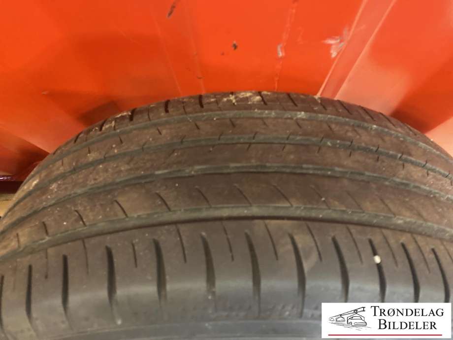 Hjulsett aluminium sommer til Ford Kuga 2008-2012 (Type I) (YOKOHAMA BLUE ARTH GT|225/55-R17 101W/ET52.5|MØNSTERDYBDE 5MM|PROD 39.21)