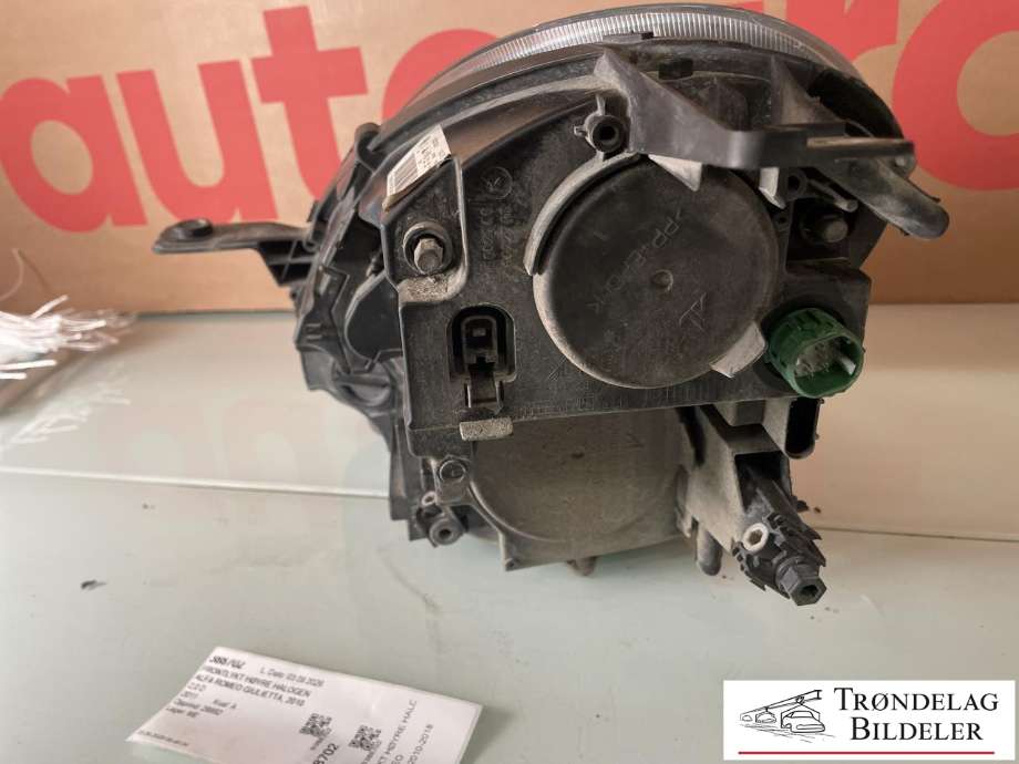 Frontlykt høyre halogen til Alfa Romeo Giulietta 2010-2018  (50520228|50553071|)