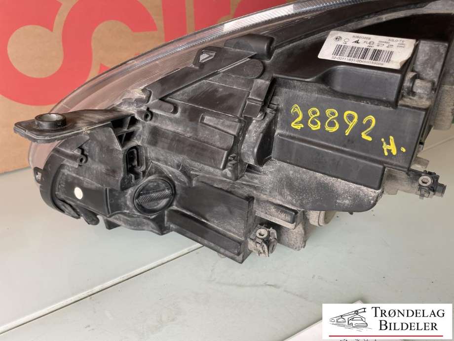 Frontlykt høyre halogen til Alfa Romeo Giulietta 2010-2018  (50520228|50553071|)