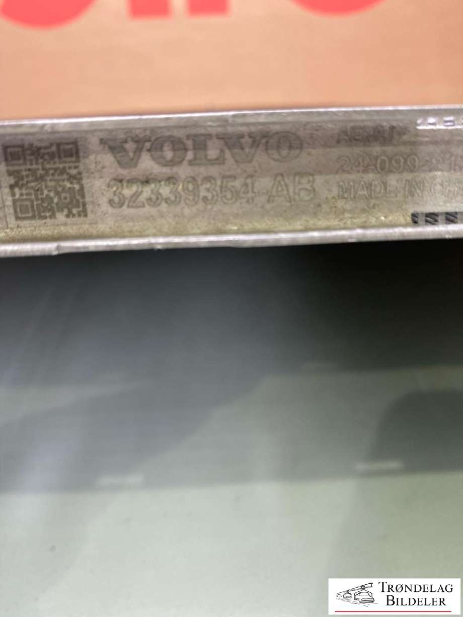 Radiator (automat gir) til Polestar 3 2024-->> (32339354|)