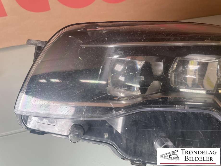 Frontlykt venstre xenon til Peugeot 508 2014-2018 (Type I, Fase 2) (98 072 417 80|16 124 953 80|)