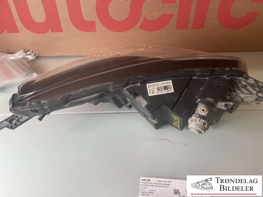 Frontlykt venstre xenon til Peugeot 508 2014-2018 (Type I, Fase 2) (98 072 417 80|16 124 953 80|)