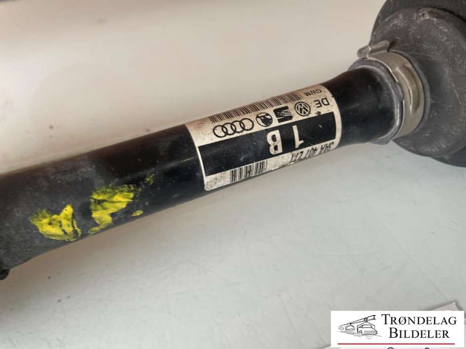 Drivaksel venstre foran, diesel/manuell til VW Caddy 2015-2020 (Type III, Fase 3)  (3AA 407 271|)