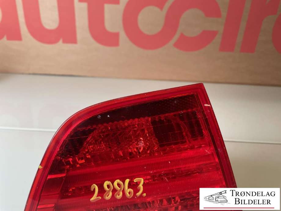 Baklykt venstre indre til BMW 3-Serie 2005-2011 (E90/E91/E92/E93) (E90/E91/E92/E93) (63217289433|63214871739|)