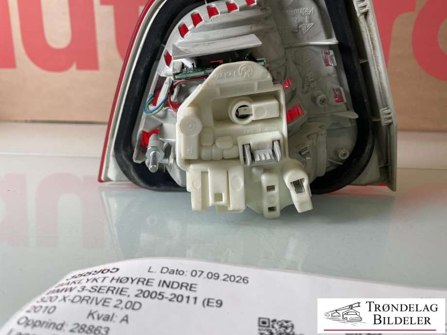Baklykt høyre indre til BMW 3-Serie 2005-2011 (E90/E91/E92/E93) (E90/E91/E92/E93) (63 21 7 289 434|)