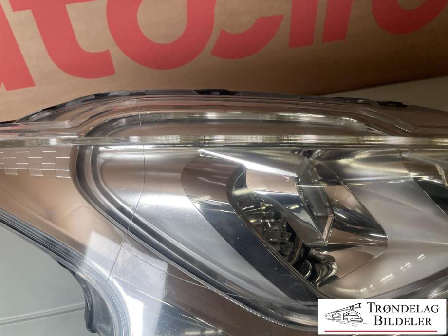 Frontlykt høyre xenon til Peugeot 208 2012-2019 (Type I)  (98 028 487 80|16 853 518 80|)